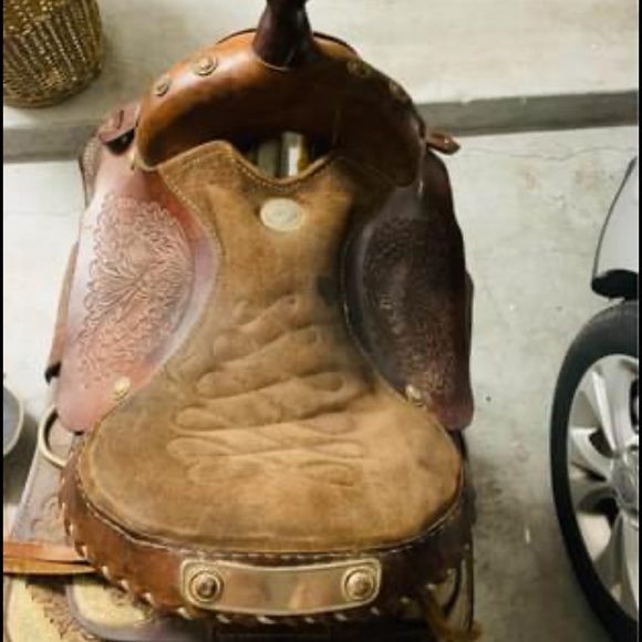 Buffalo Custom Saddle Shipping Extra - Picture 5 of 7